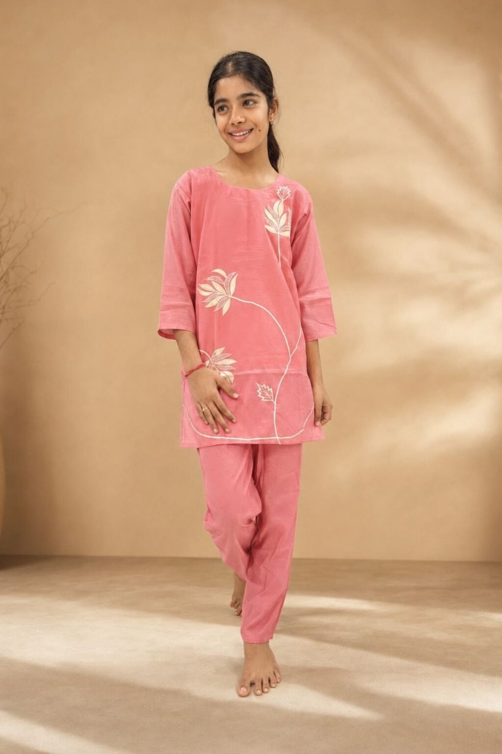 Girls Printed Kurta Set (Peach)