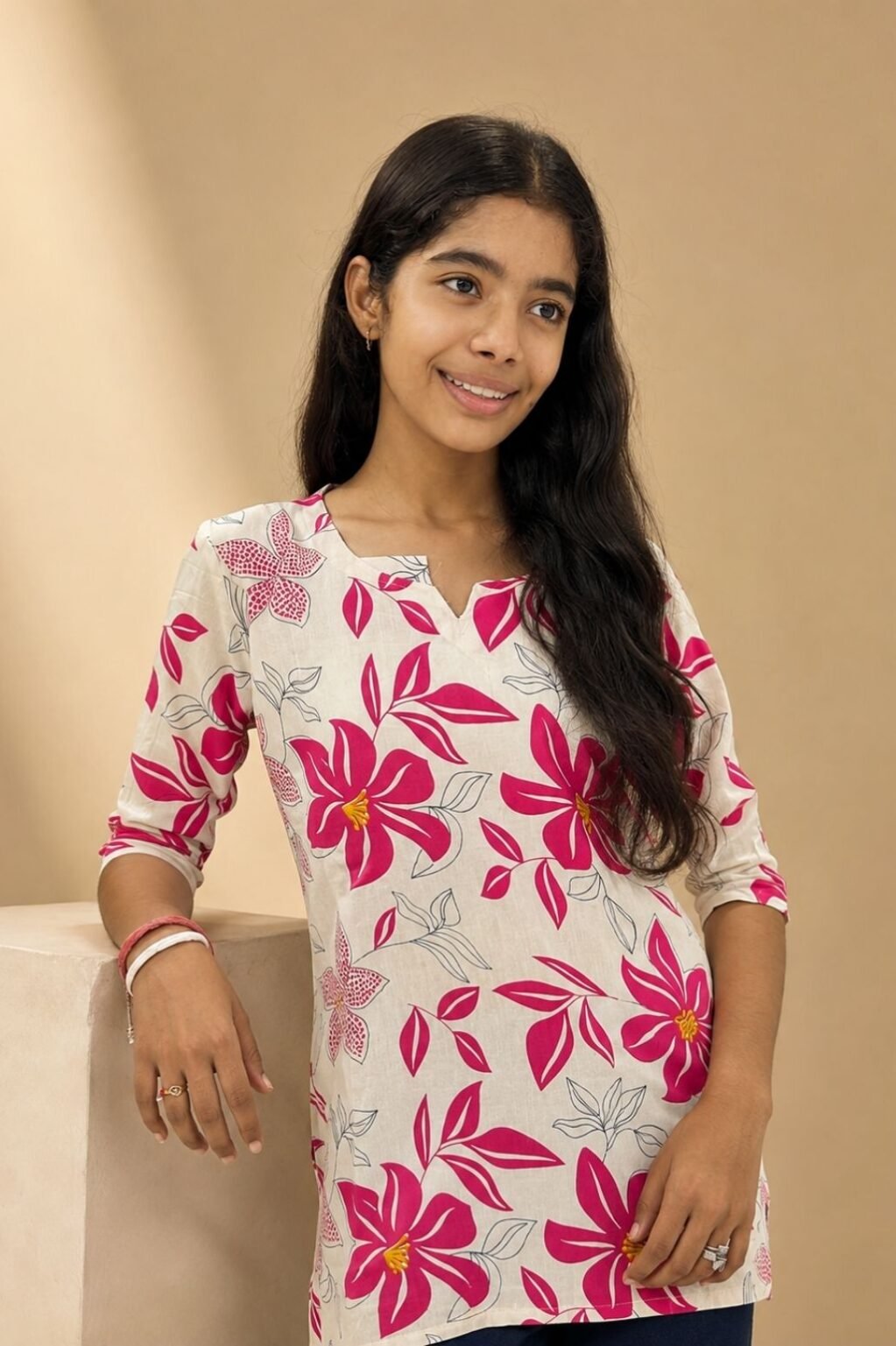 Girls Printed short kurti ( Pink)